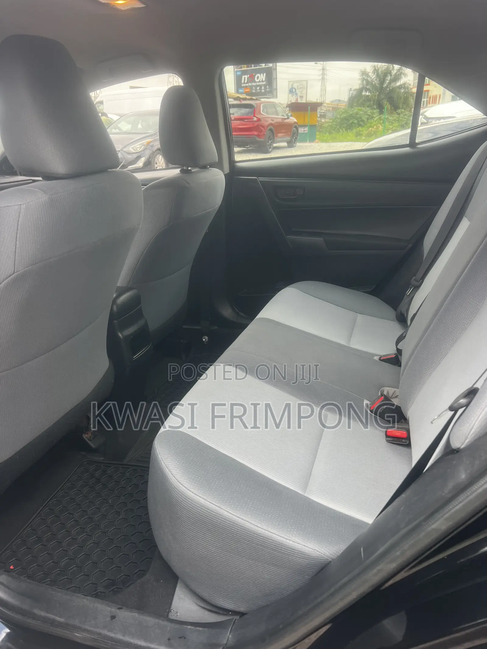 Toyota Corolla LE (1.8L 4cyl 2A) 2018 Black