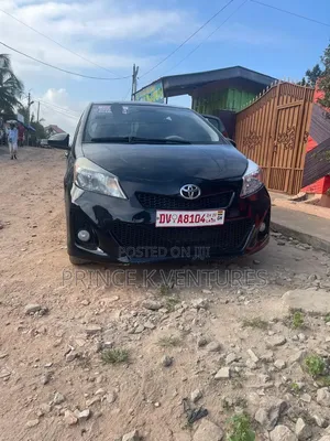 Toyota Yaris 2012 Black