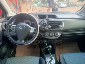 Toyota Yaris 2012 Black