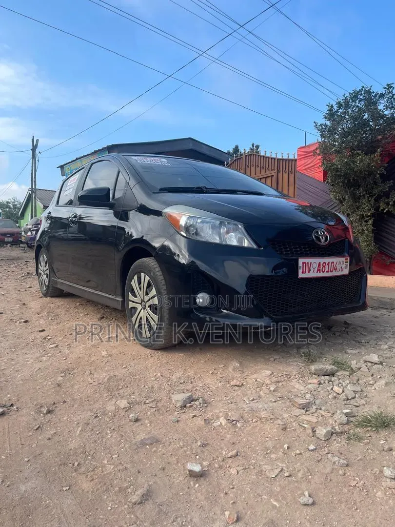 Toyota Yaris 2012 Black
