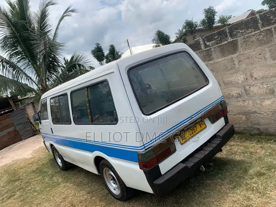 Bus 1997 White