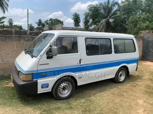 Bus 1997 White