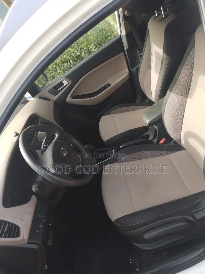 Hyundai i20 1.4 Dual VTVT Petrol (AT) 2017 White