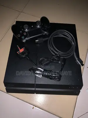 PS4 Standard With Games Jailbreak