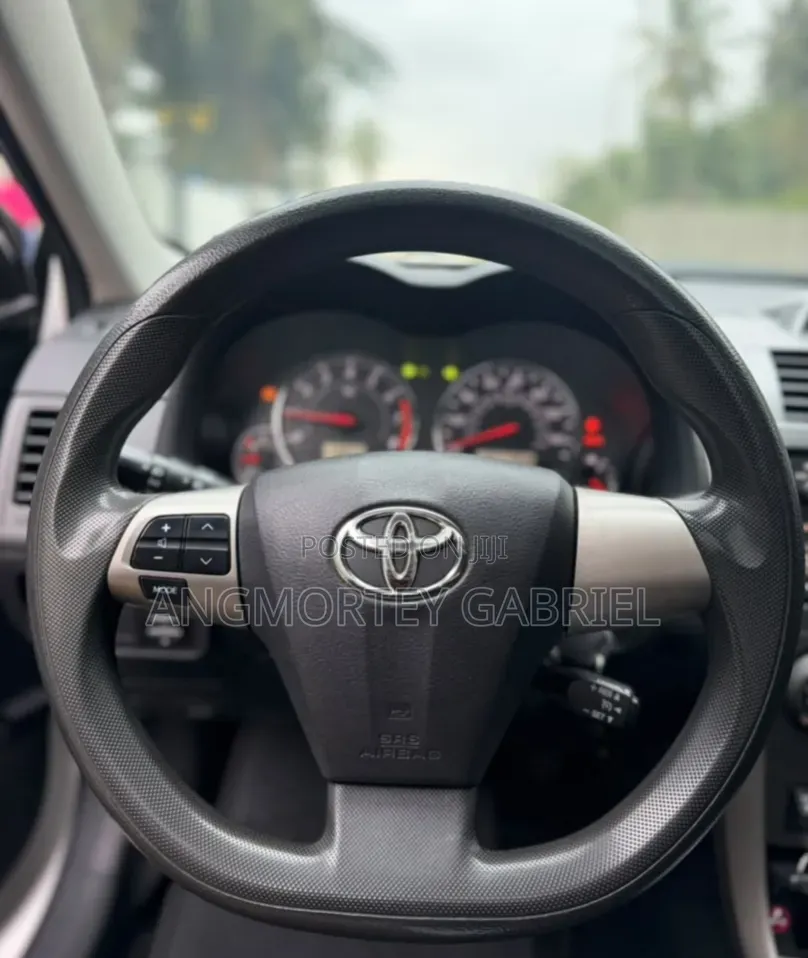 Toyota Corolla 2013 Gray