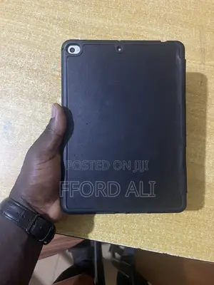 Apple iPad mini 4 128 GB Gray