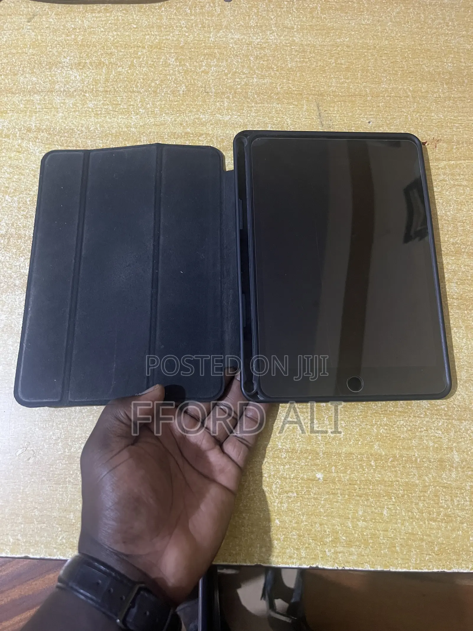 Apple iPad mini 4 128 GB Gray