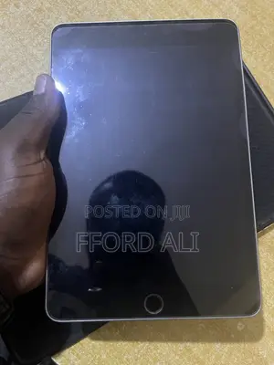 Apple iPad mini 4 128 GB Gray