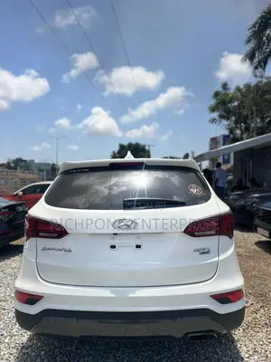 Hyundai Santa Fe SE AWD 2017 White