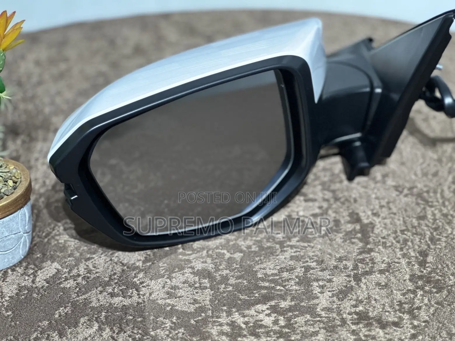 Honda Civic 2016–2021 Right Mirror – Signal Light, Pearl White