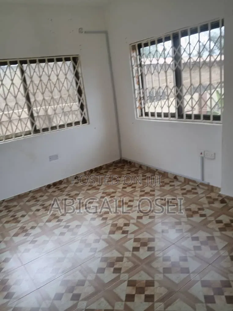 2bdrm Apartment in Amanfro, Malejor for rent