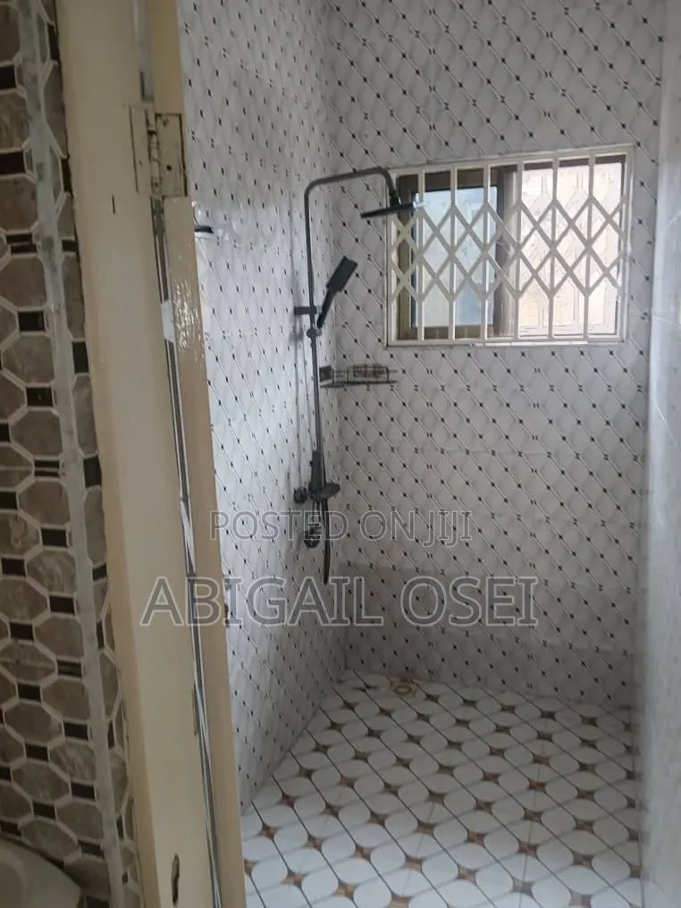 2bdrm Apartment in Amanfro, Malejor for rent