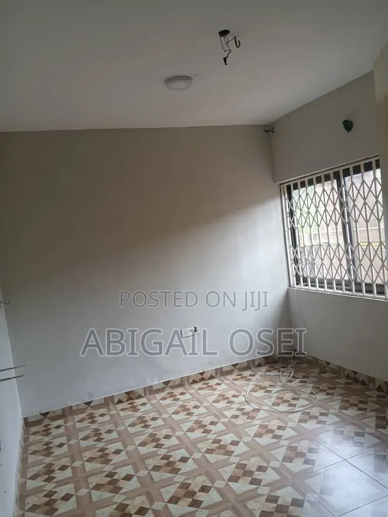 2bdrm Apartment in Amanfro, Malejor for rent