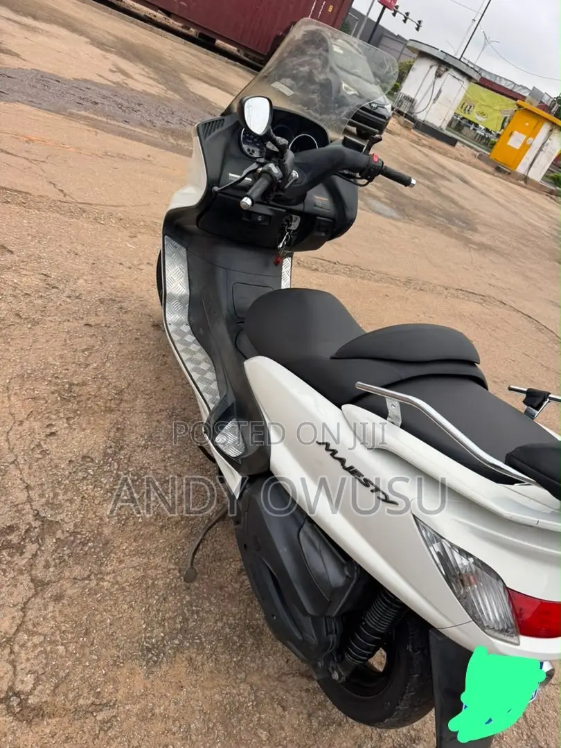 Yamaha Majesty 2012 White
