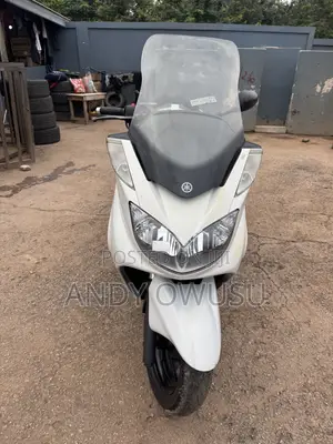 Yamaha Majesty 2012 White