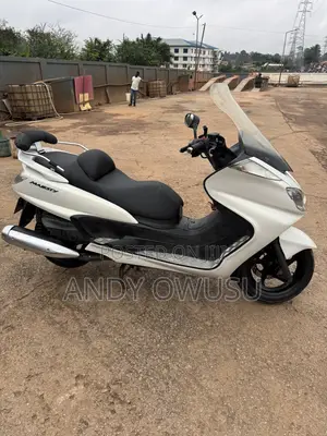 Yamaha Majesty 2012 White