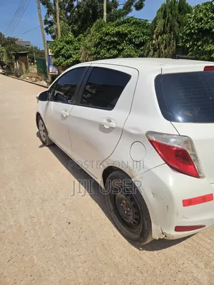 Toyota Yaris 2012 Off white