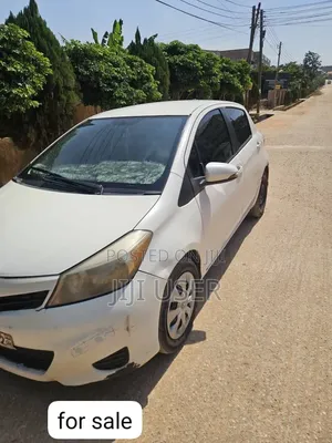 Toyota Yaris LE Hatchback 5dr 2014 Off white