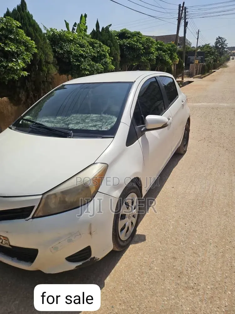 Toyota Yaris 2012 Off white
