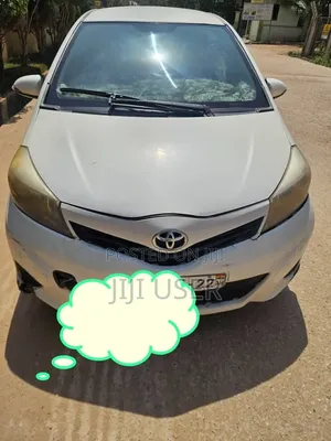 Toyota Yaris 2012 Off white