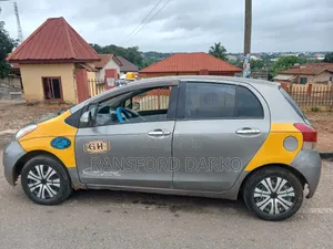 Toyota Vitz 2010 Gray
