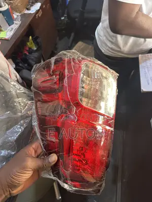 Toyota Hilux 2015,2016,2017,2018 Tail Light Pair
