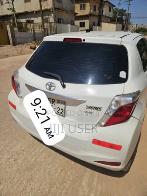 Toyota Yaris 2012 Off white