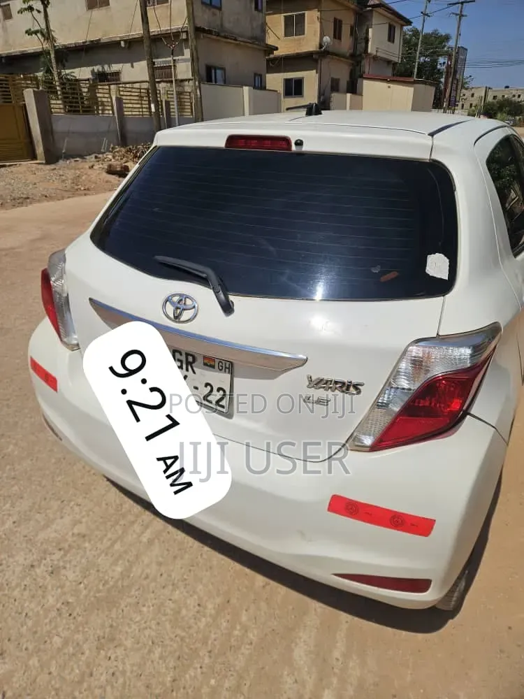 Toyota Yaris 2012 Off white