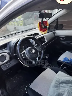 Toyota Yaris 2012 Off white