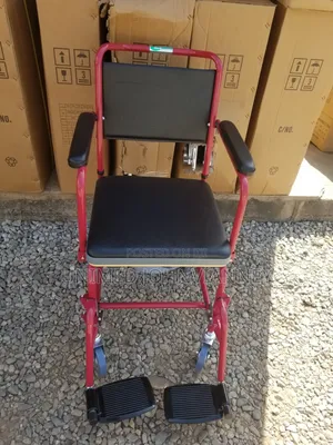 Commode Seat With Wheel