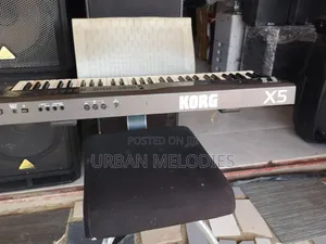 Korg X5 Synthesizer Keyboard