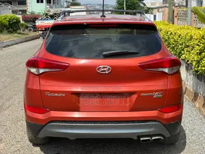 Hyundai Tucson 2017 Orange