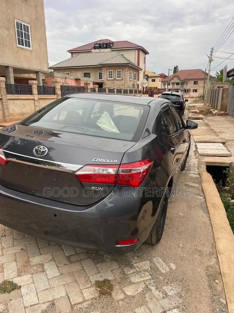 Toyota Corolla LE Plus 4dr Sedan (1.8L 4cyl CVT) 2016 Black