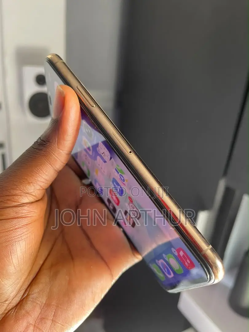 Apple iPhone 11 Pro Max 64 GB Gold