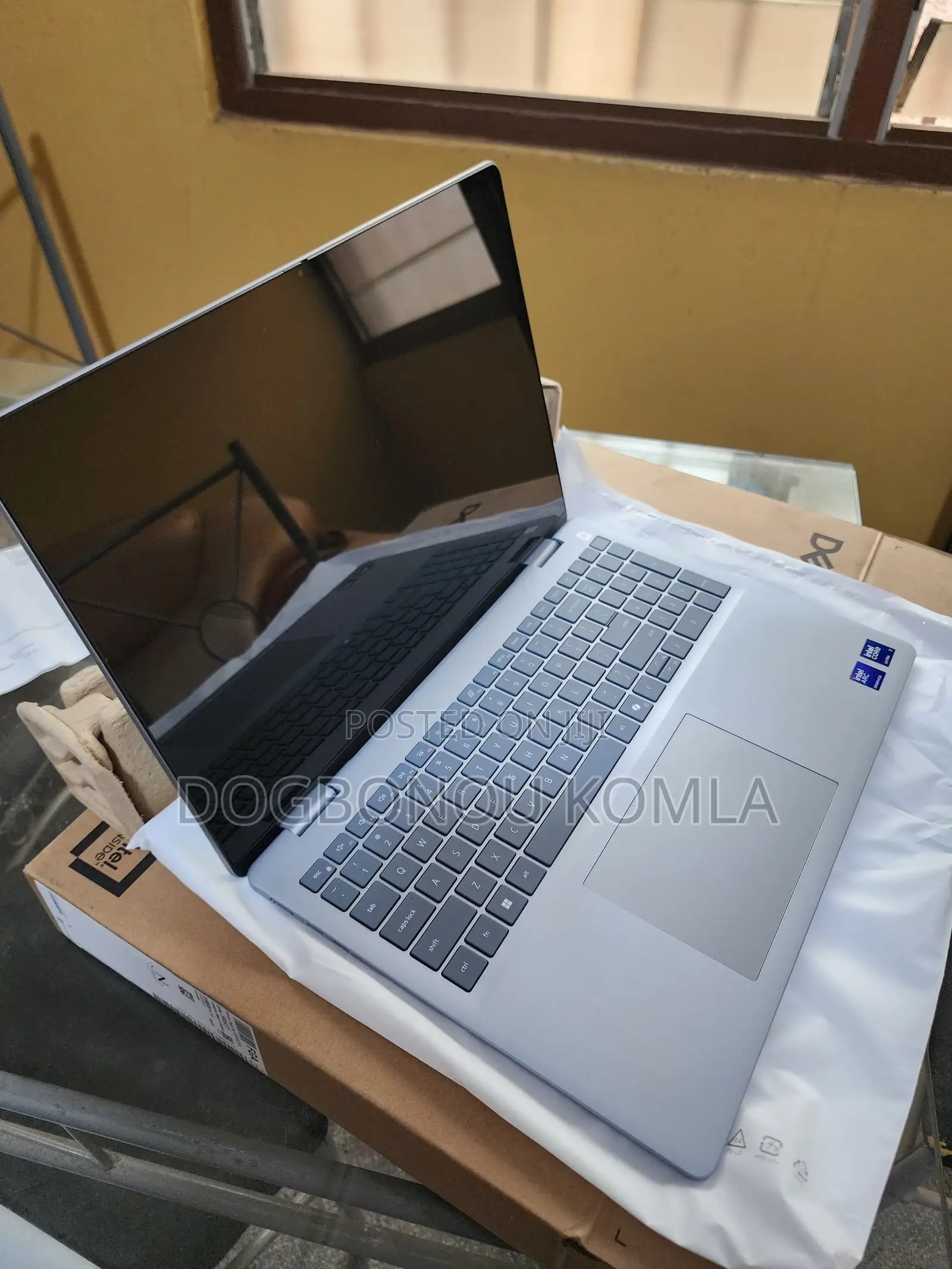 New Laptop Dell 16GB Intel Core Ultra 7 SSD 1T