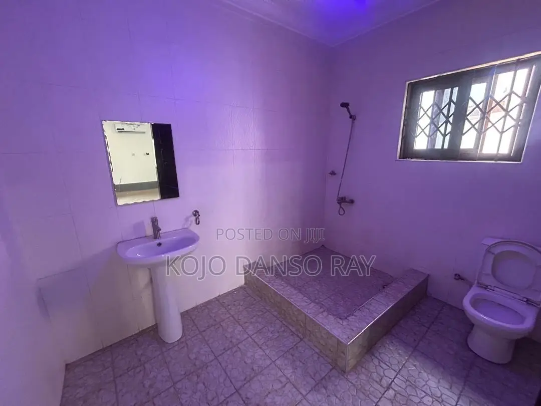 5bdrm House in Pandak Agency, Agbogba for rent