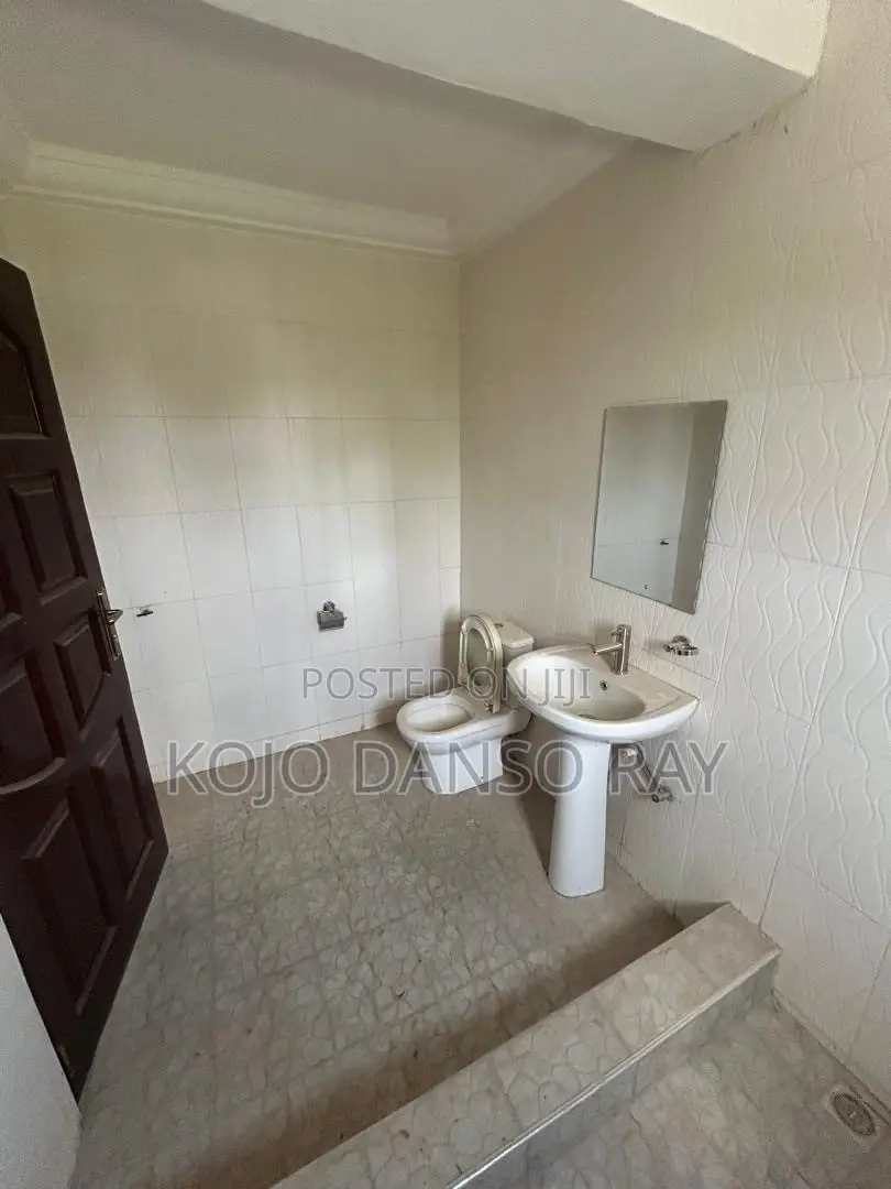5bdrm House in Pandak Agency, Agbogba for rent