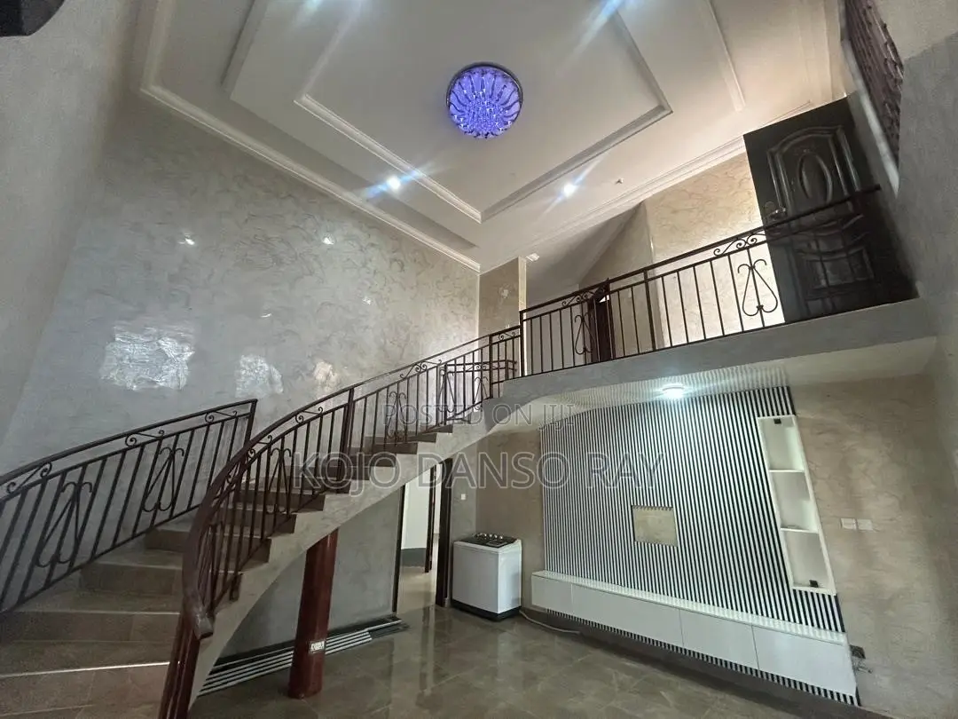 5bdrm House in Pandak Agency, Agbogba for rent