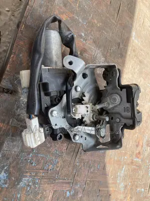 Honda CRV Boot Lock