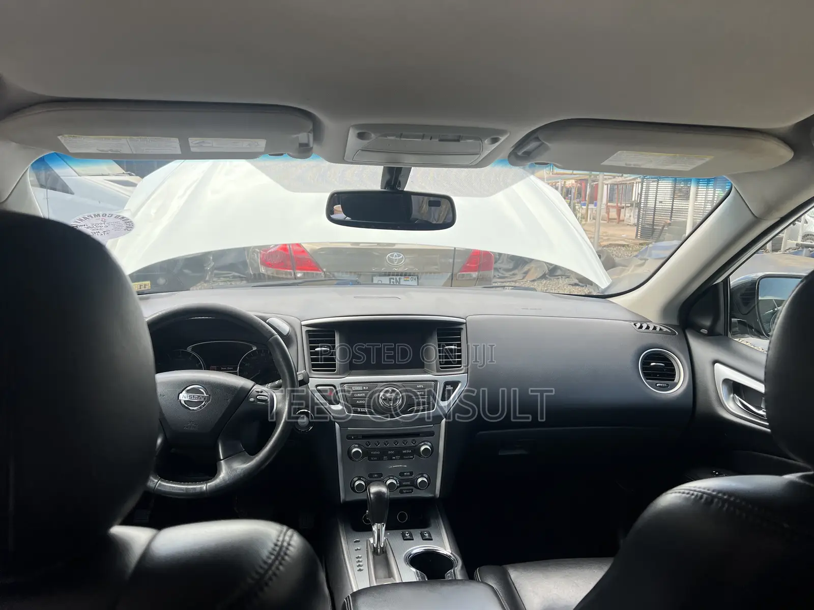 Nissan Pathfinder 2017 White