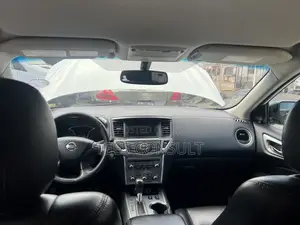 Nissan Pathfinder 2017 White
