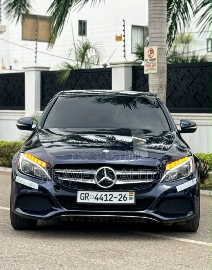 Mercedes-Benz C300 2016 Blue