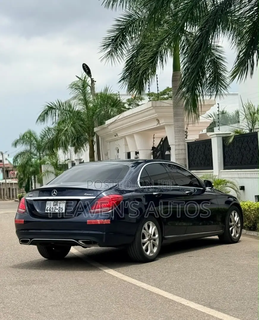 Mercedes-Benz C300 2016 Blue