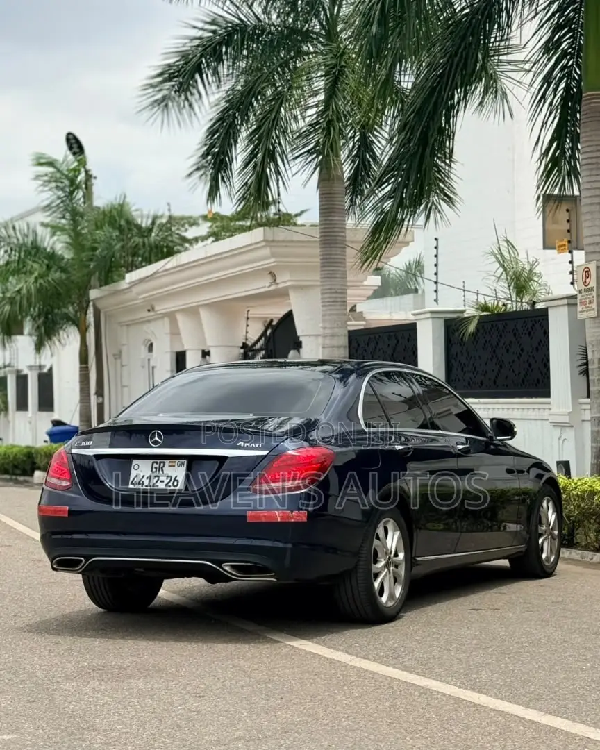 Mercedes-Benz C300 2016 Blue