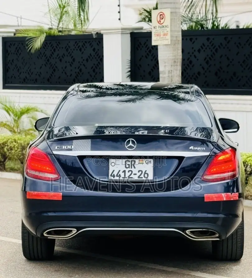 Mercedes-Benz C300 2016 Blue
