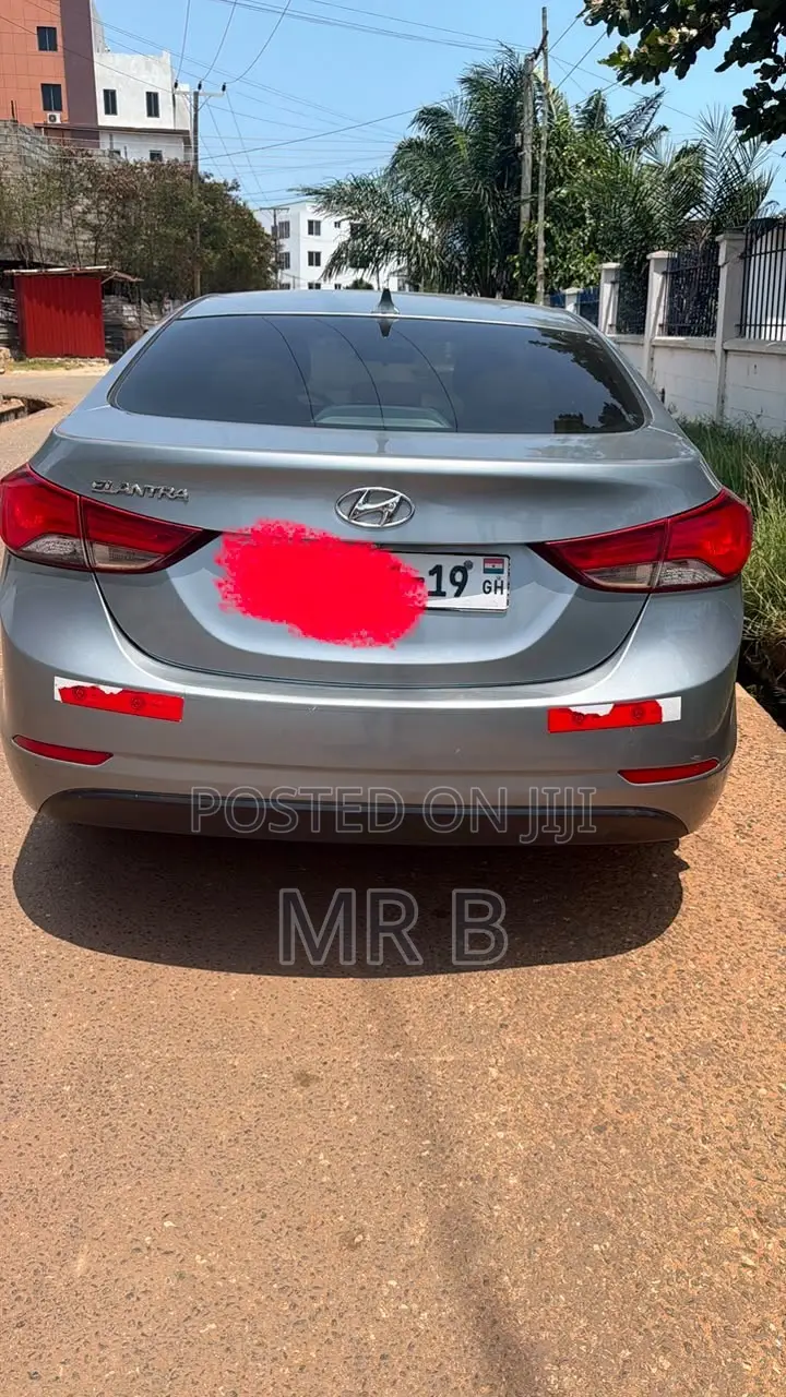 Hyundai Elantra Limited 4dr Sedan (1.8L 4cyl 6A) 2015 Gray