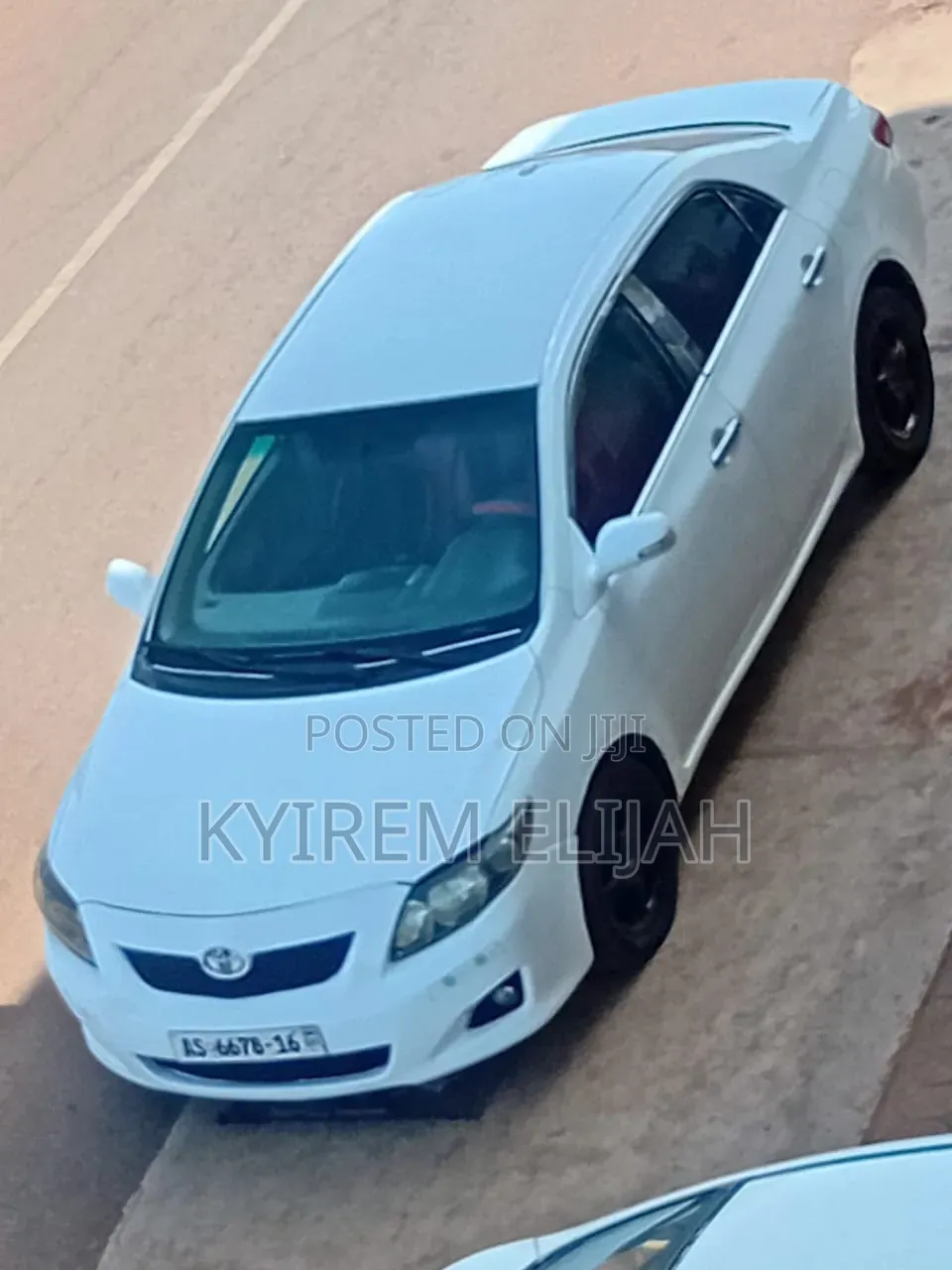 Toyota Corolla Base 4dr Sedan (1.8L 4cyl 5M) 2010 White
