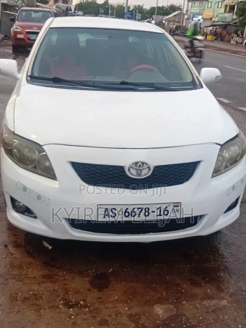 Toyota Corolla Base 4dr Sedan (1.8L 4cyl 5M) 2010 White