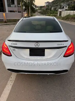 Mercedes-Benz C300 Base AWD 4Matic Sedan (2.0L 4cyl 7A) 2015 White