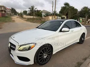 Mercedes-Benz C300 Base AWD 4Matic Sedan (2.0L 4cyl 7A) 2015 White